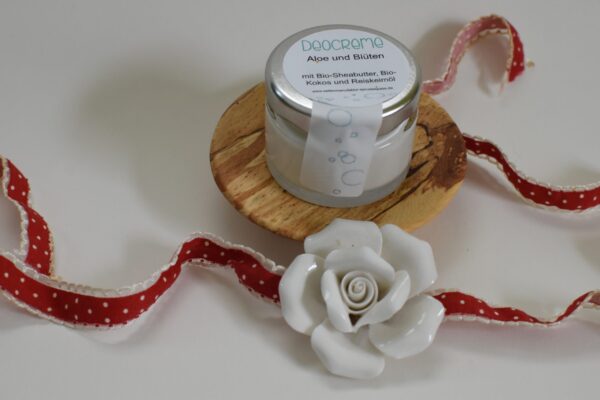 Deocreme Aloe und Blüten – Bild 2